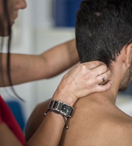 man-receiving-neck-massage-from-healthcare-profess-2026-01-05-00-53-31-utc
